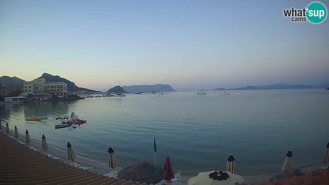 Spletna kamera Terza Spiaggia Golfo Aranci – Pogled na plažo v živo