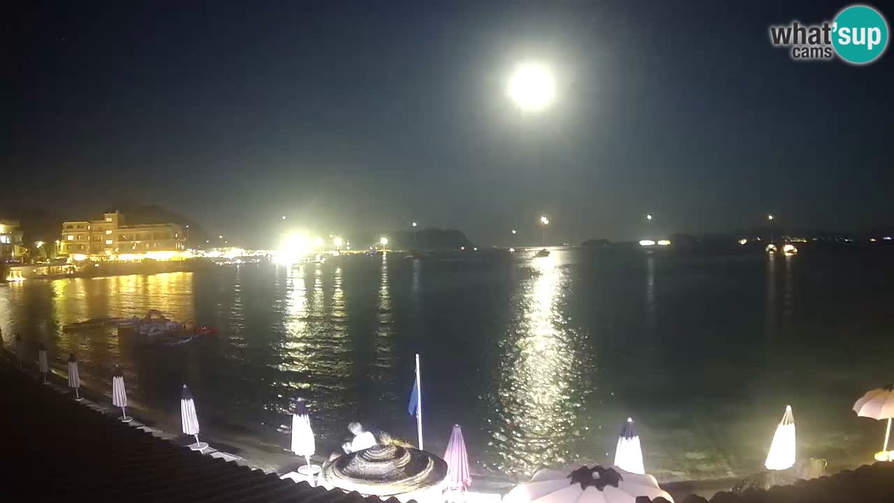 Spletna kamera Terza Spiaggia Golfo Aranci – Pogled na plažo v živo