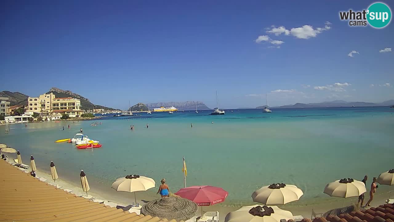 Spletna kamera Terza Spiaggia Golfo Aranci – Pogled na plažo v živo