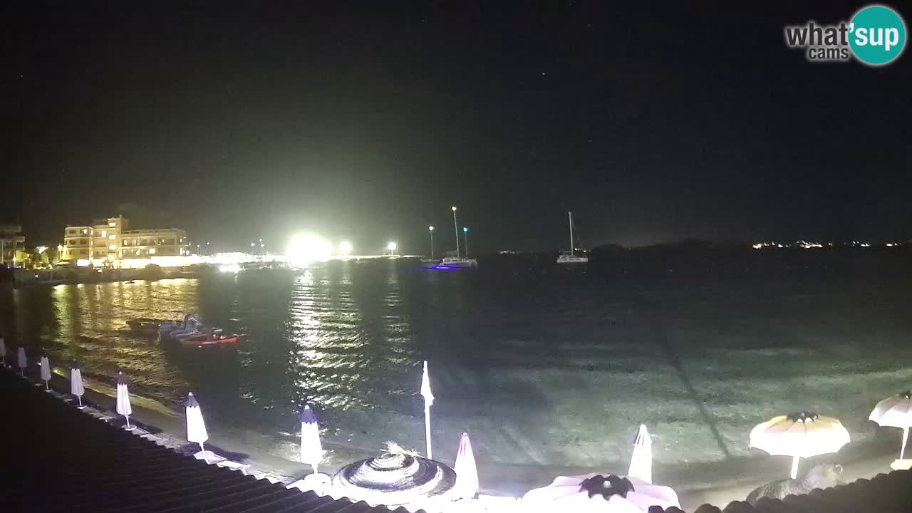 Spletna kamera Terza Spiaggia Golfo Aranci – Pogled na plažo v živo