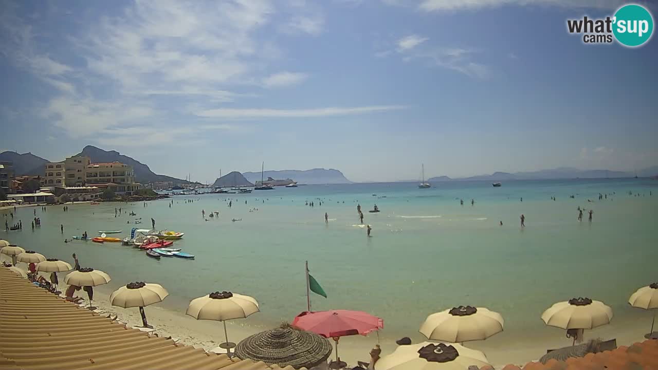 Spletna kamera Terza Spiaggia Golfo Aranci – Pogled na plažo v živo