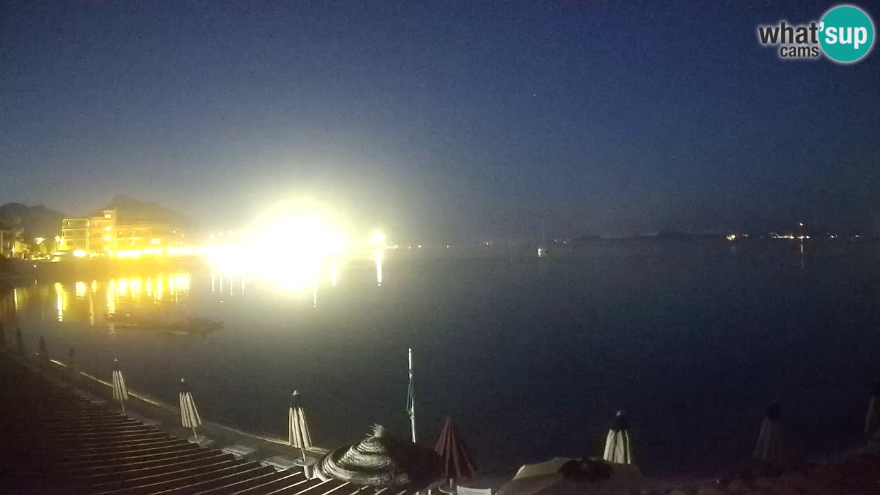 Spletna kamera Terza Spiaggia Golfo Aranci – Pogled na plažo v živo