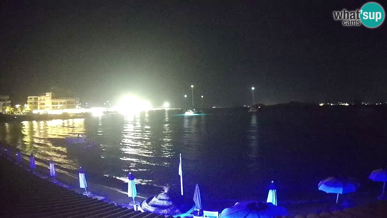 Spletna kamera Terza Spiaggia Golfo Aranci – Pogled na plažo v živo