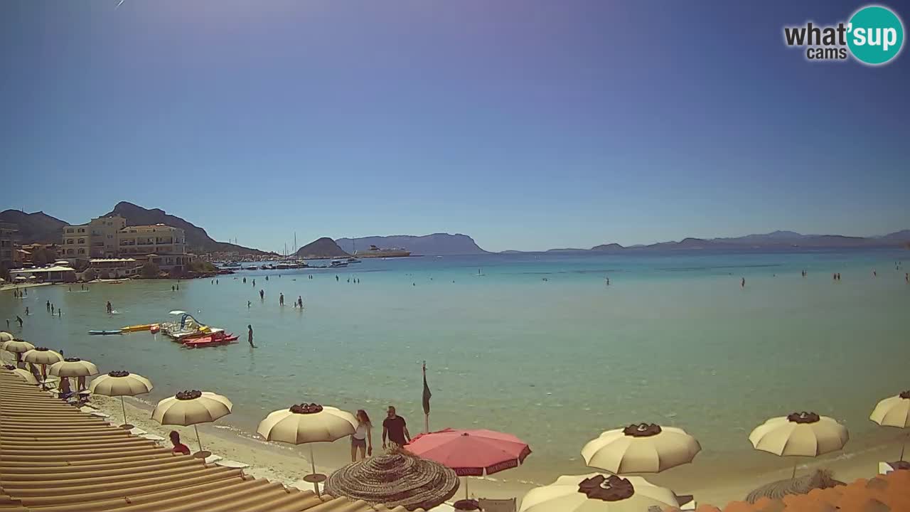 Spletna kamera Terza Spiaggia Golfo Aranci – Pogled na plažo v živo