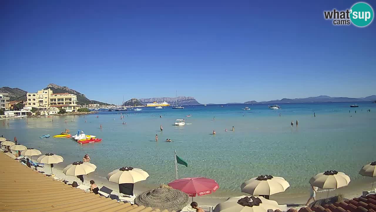 Spletna kamera Terza Spiaggia Golfo Aranci – Pogled na plažo v živo