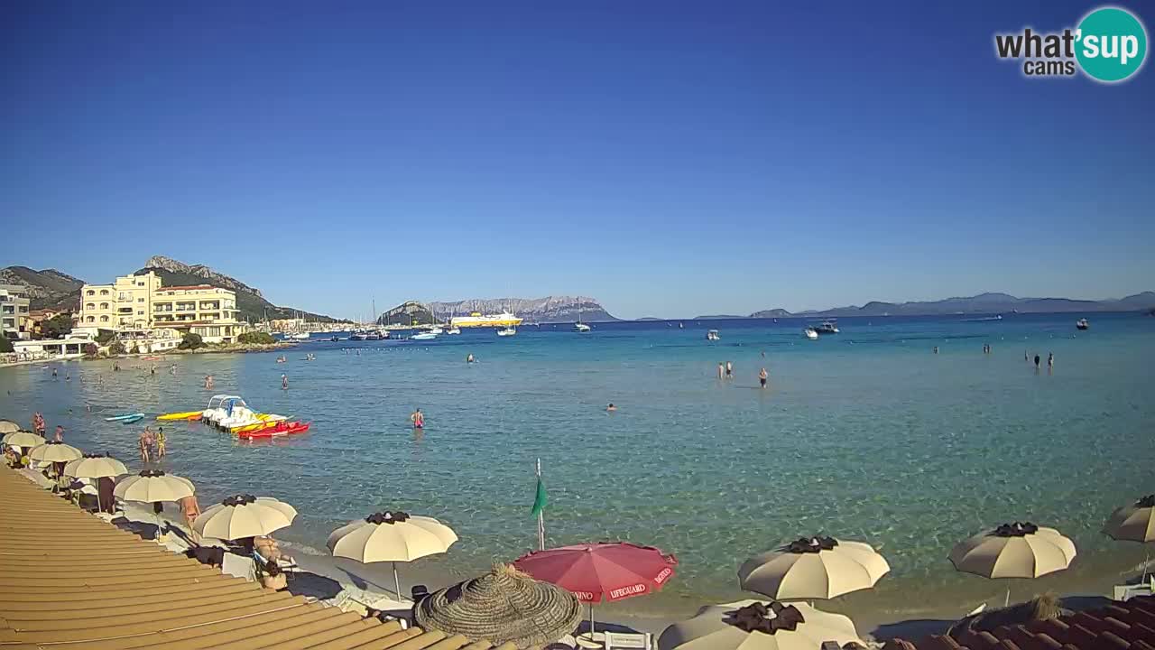 Spletna kamera Terza Spiaggia Golfo Aranci – Pogled na plažo v živo