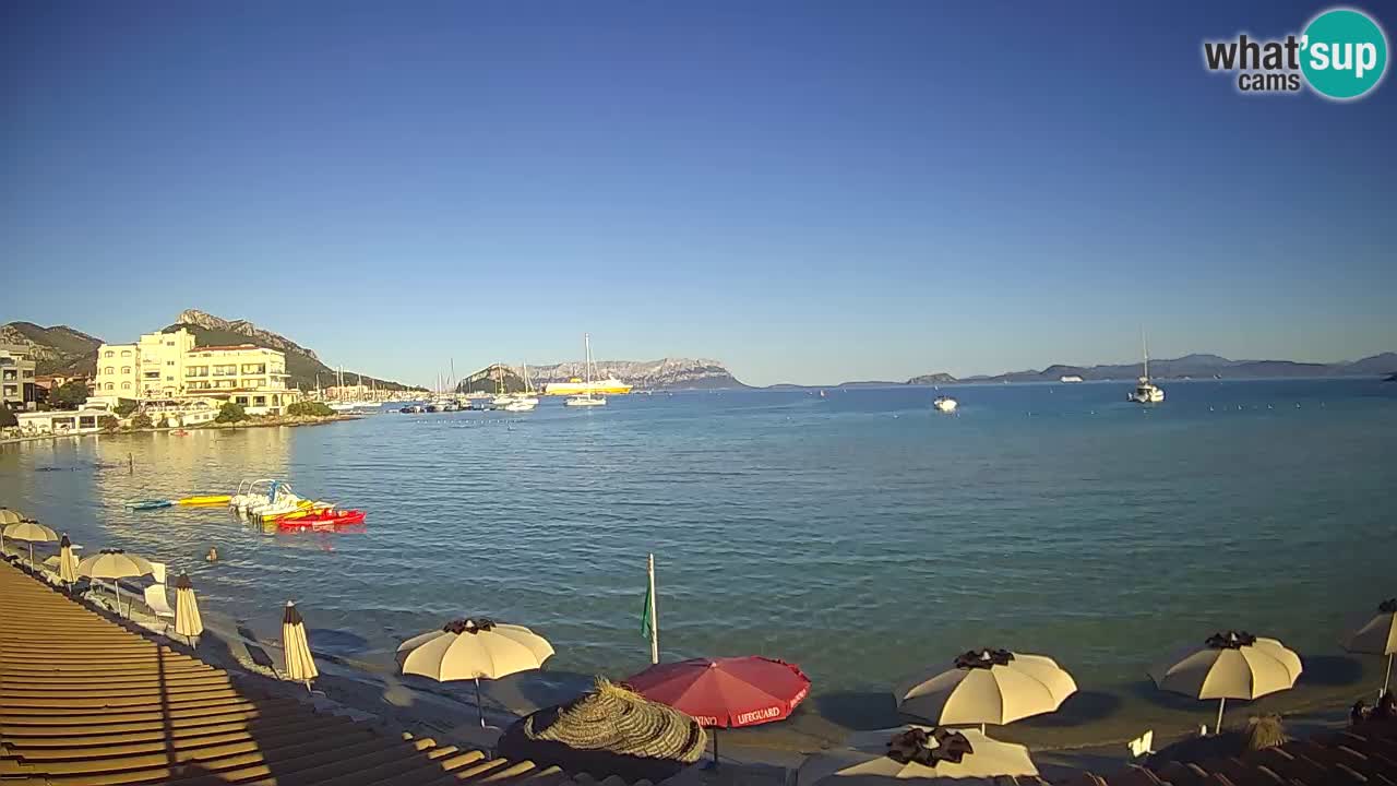Spletna kamera Terza Spiaggia Golfo Aranci – Pogled na plažo v živo