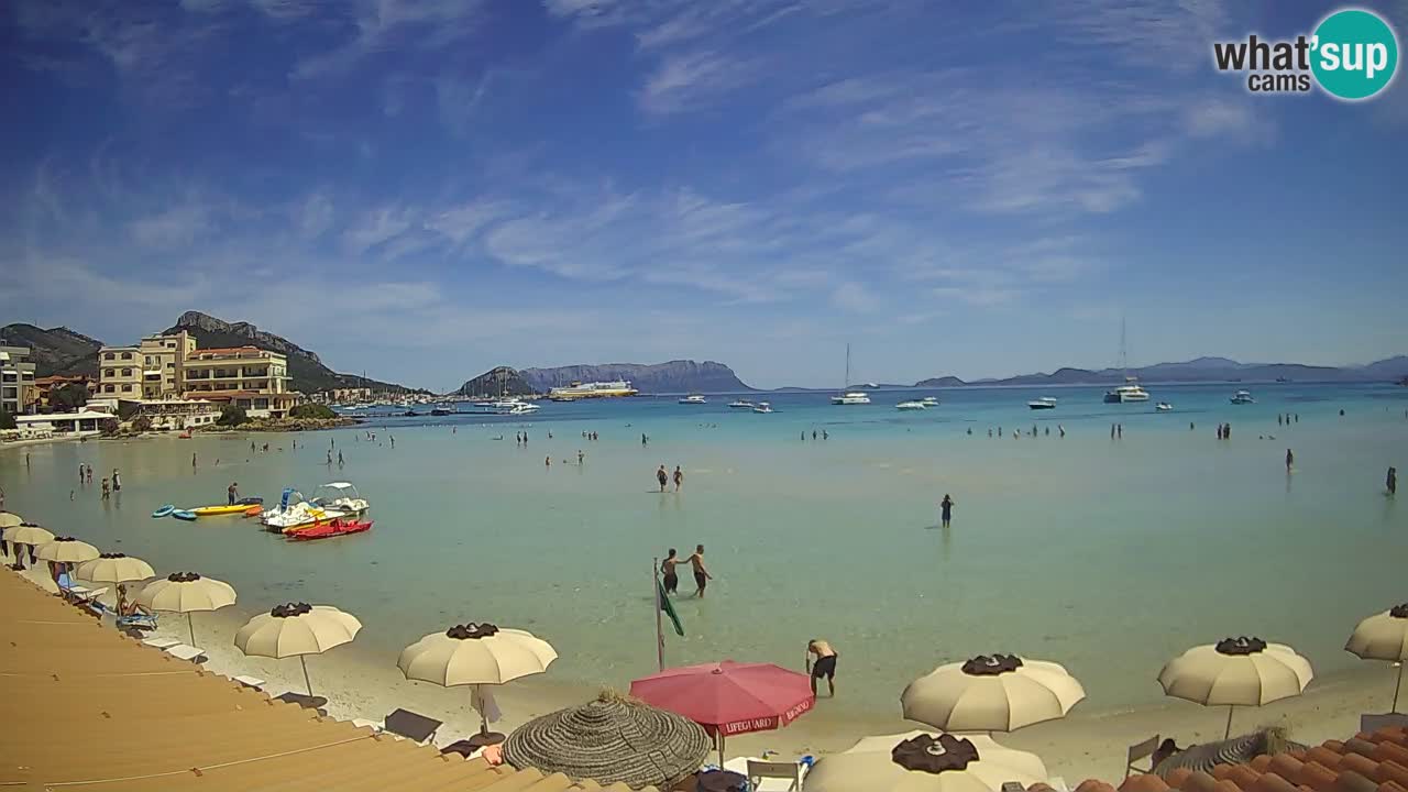 Spletna kamera Terza Spiaggia Golfo Aranci – Pogled na plažo v živo