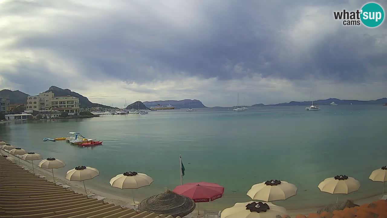 Spletna kamera Terza Spiaggia Golfo Aranci – Pogled na plažo v živo