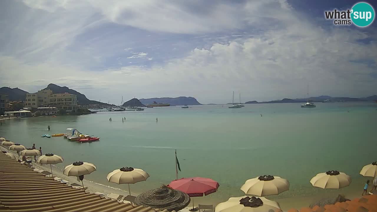 Spletna kamera Terza Spiaggia Golfo Aranci – Pogled na plažo v živo