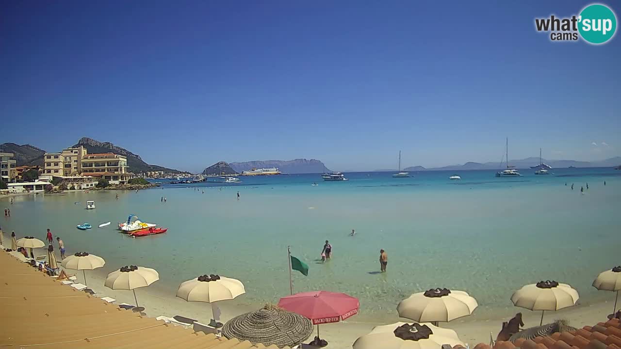 Spletna kamera Terza Spiaggia Golfo Aranci – Pogled na plažo v živo