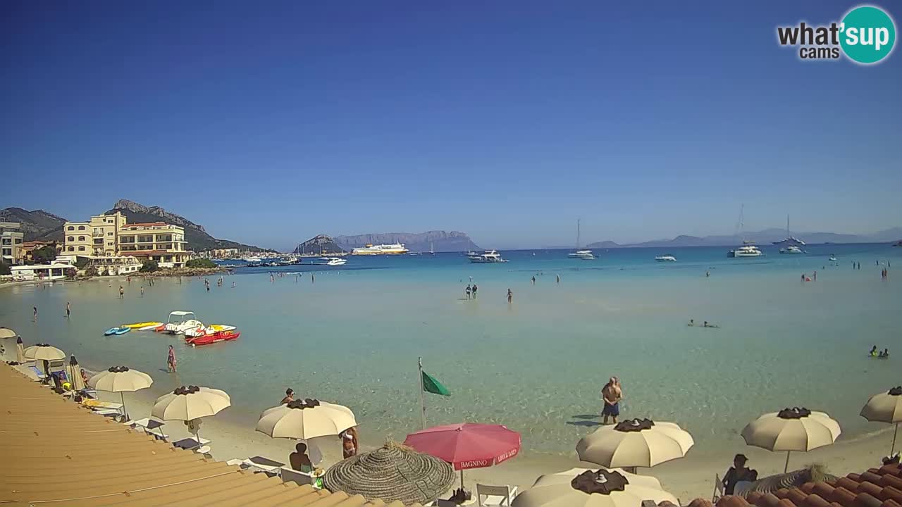 Spletna kamera Terza Spiaggia Golfo Aranci – Pogled na plažo v živo