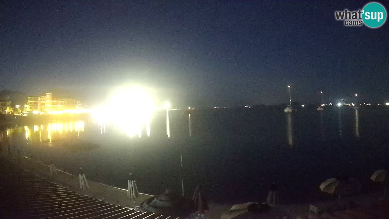 Spletna kamera Terza Spiaggia Golfo Aranci – Pogled na plažo v živo