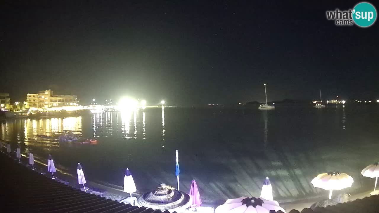 Spletna kamera Terza Spiaggia Golfo Aranci – Pogled na plažo v živo