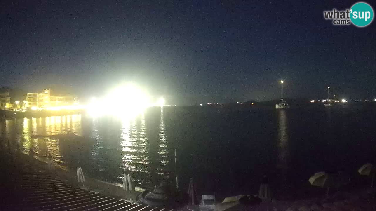Spletna kamera Terza Spiaggia Golfo Aranci – Pogled na plažo v živo