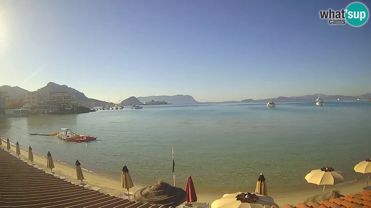 Spletna kamera Terza Spiaggia Golfo Aranci – Pogled na plažo v živo