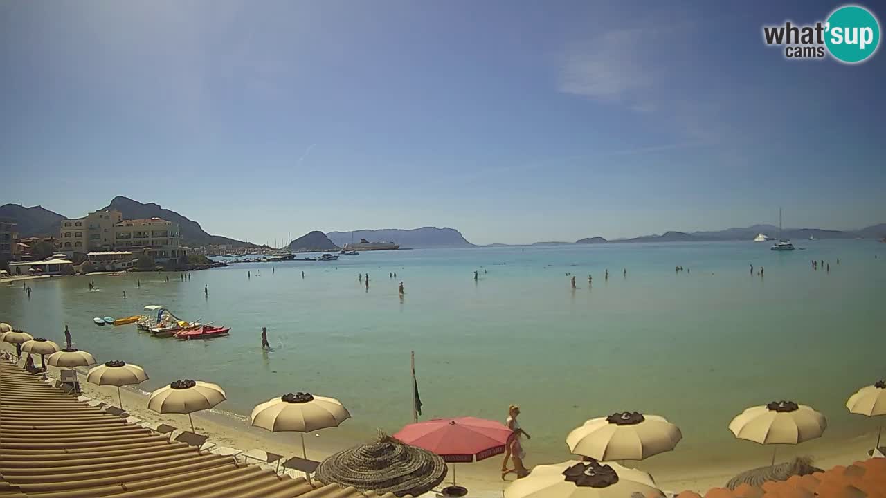 Spletna kamera Terza Spiaggia Golfo Aranci – Pogled na plažo v živo