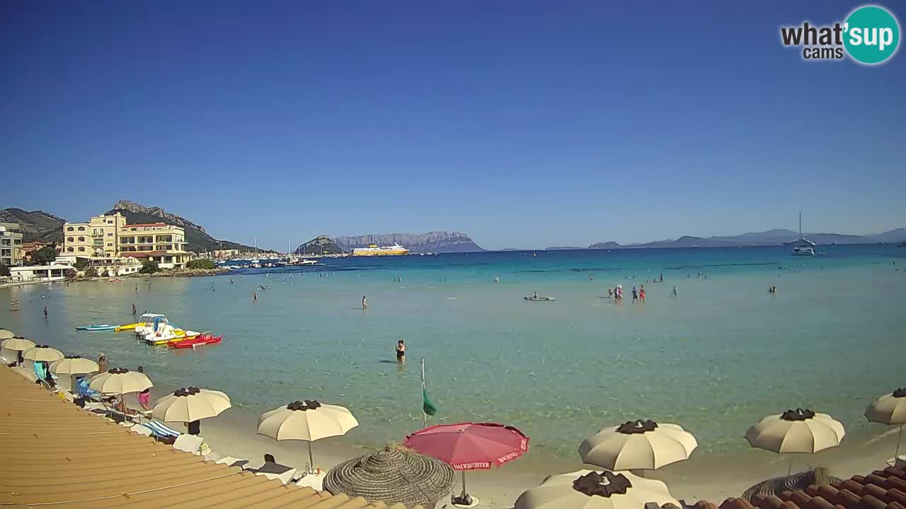 Spletna kamera Terza Spiaggia Golfo Aranci – Pogled na plažo v živo