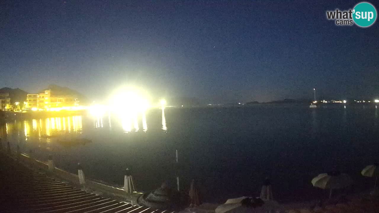 Spletna kamera Terza Spiaggia Golfo Aranci – Pogled na plažo v živo