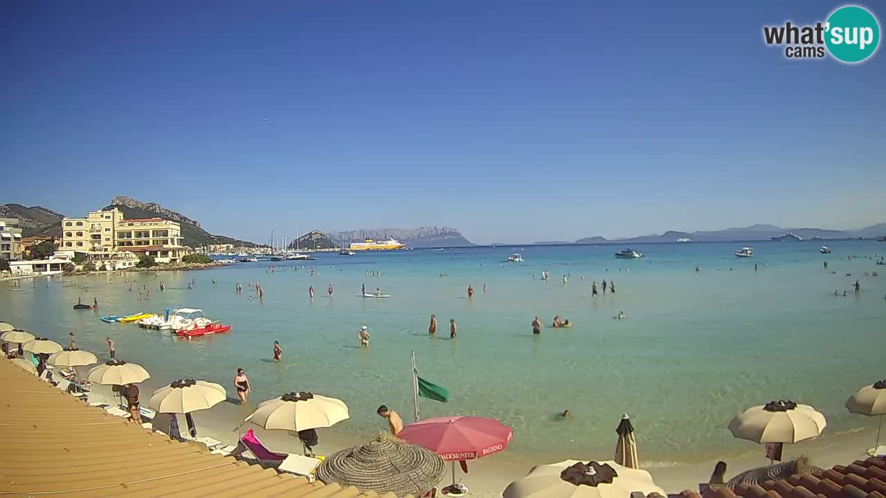 Spletna kamera Terza Spiaggia Golfo Aranci – Pogled na plažo v živo