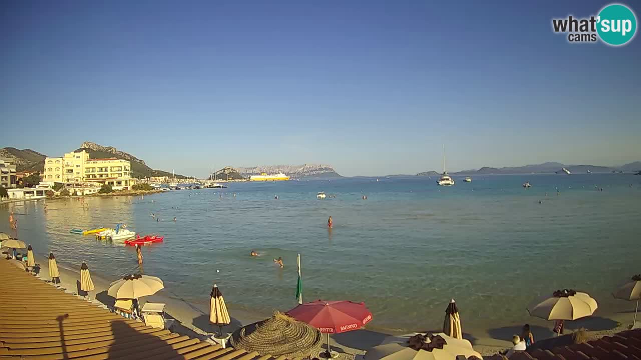 Spletna kamera Terza Spiaggia Golfo Aranci – Pogled na plažo v živo