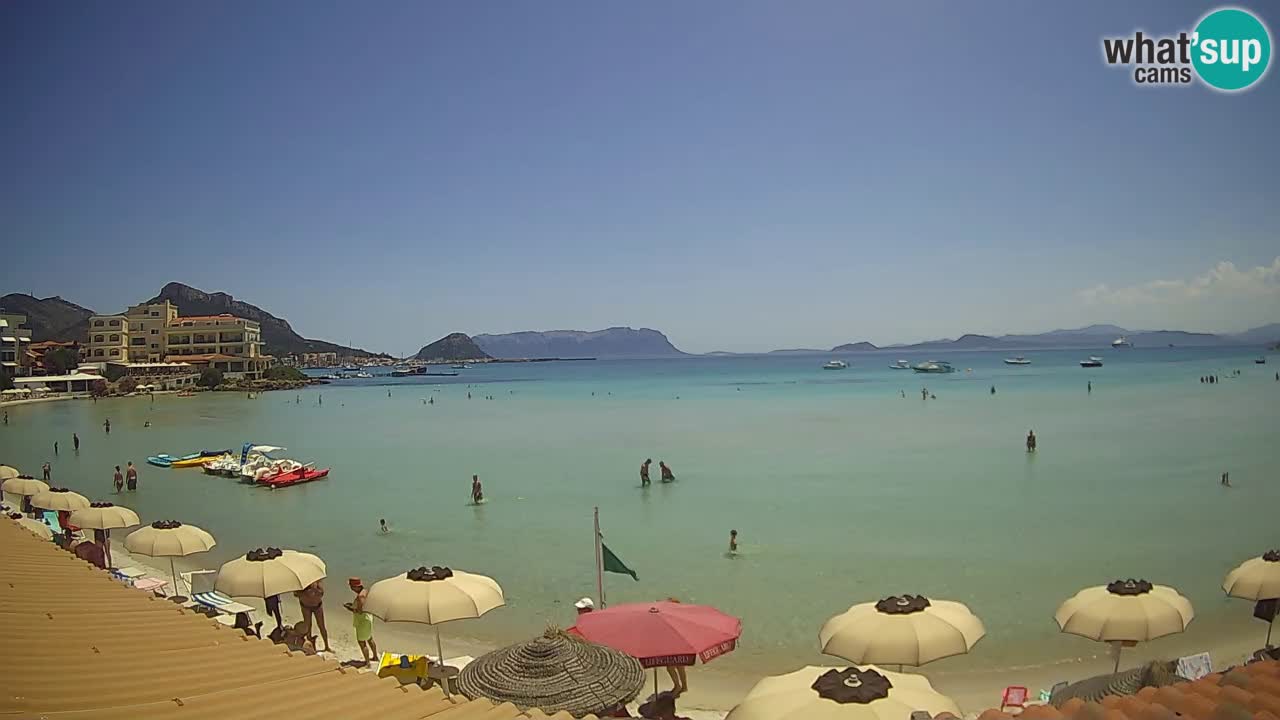 Spletna kamera Terza Spiaggia Golfo Aranci – Pogled na plažo v živo