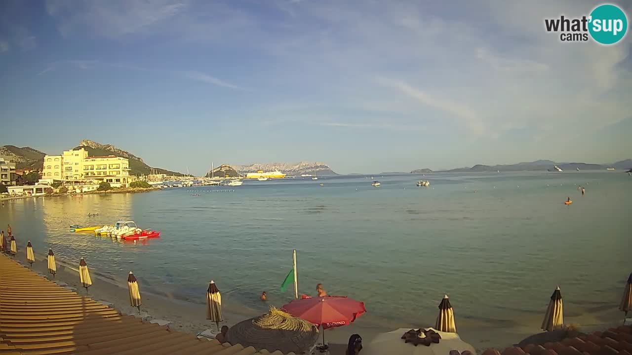 Spletna kamera Terza Spiaggia Golfo Aranci – Pogled na plažo v živo