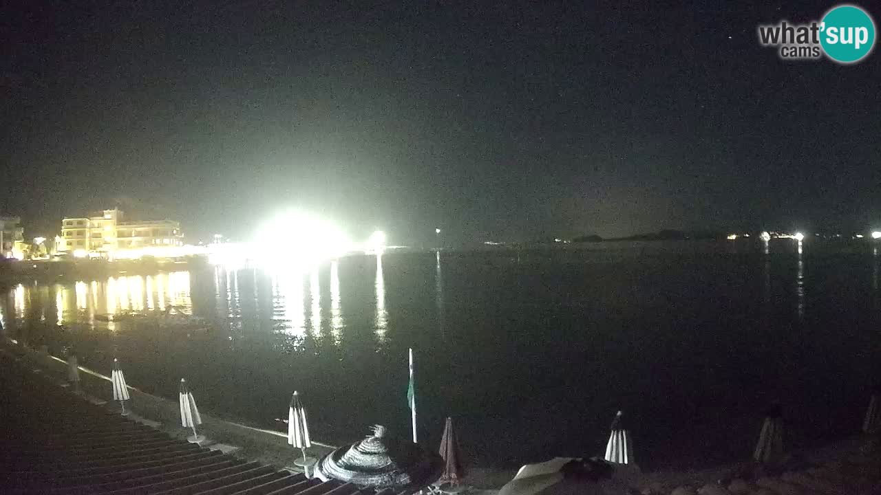 Spletna kamera Terza Spiaggia Golfo Aranci – Pogled na plažo v živo