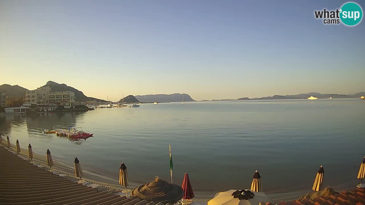Spletna kamera Terza Spiaggia Golfo Aranci – Pogled na plažo v živo