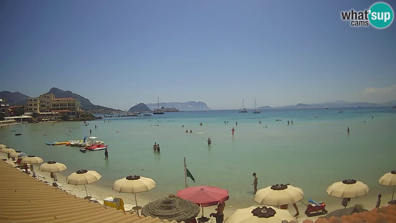 Spletna kamera Terza Spiaggia Golfo Aranci – Pogled na plažo v živo