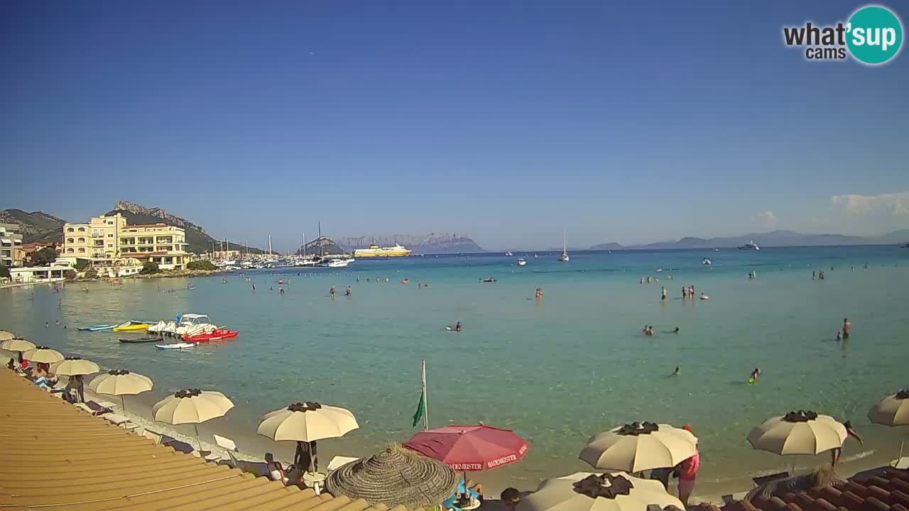Spletna kamera Terza Spiaggia Golfo Aranci – Pogled na plažo v živo