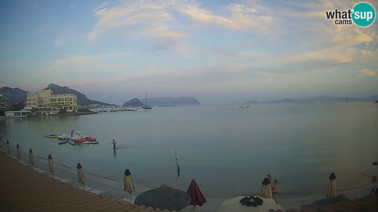 Spletna kamera Terza Spiaggia Golfo Aranci – Pogled na plažo v živo