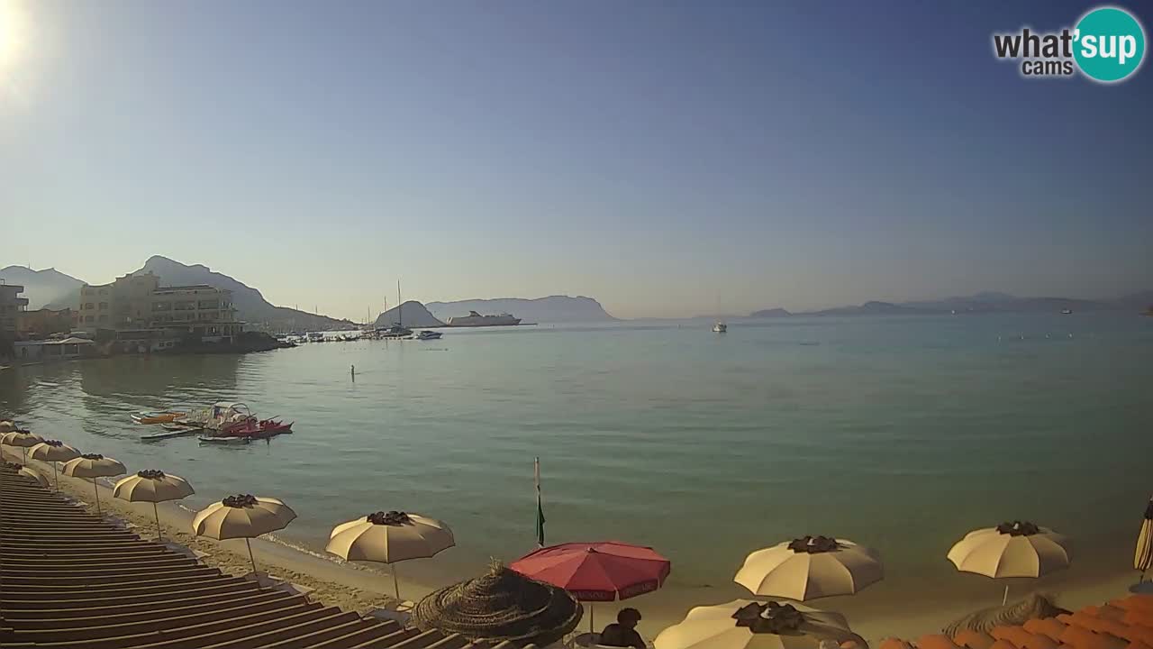 Spletna kamera Terza Spiaggia Golfo Aranci – Pogled na plažo v živo