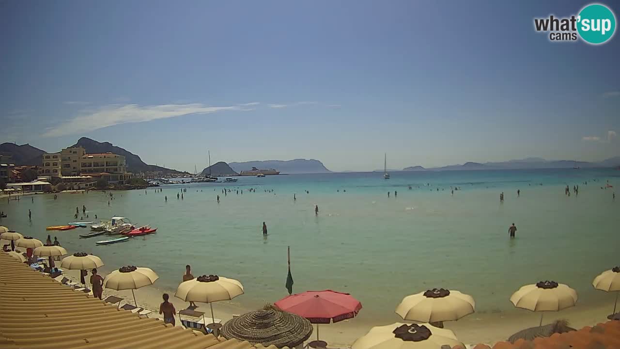 Spletna kamera Terza Spiaggia Golfo Aranci – Pogled na plažo v živo