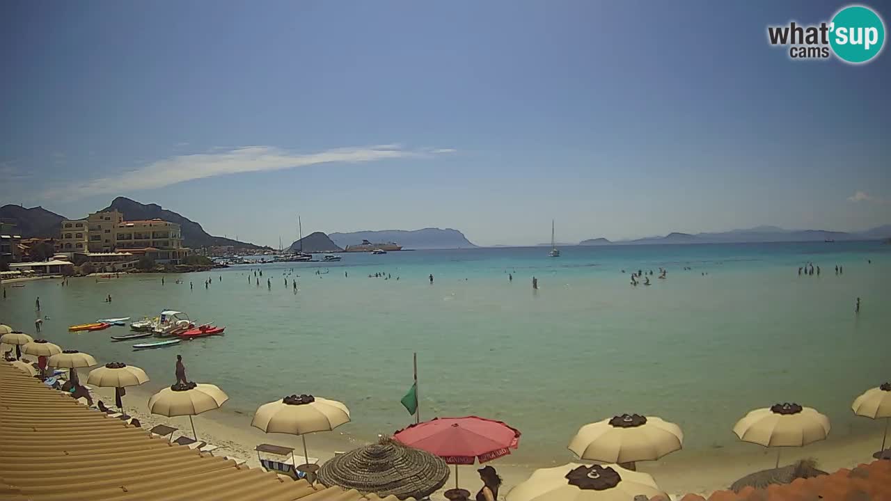 Spletna kamera Terza Spiaggia Golfo Aranci – Pogled na plažo v živo