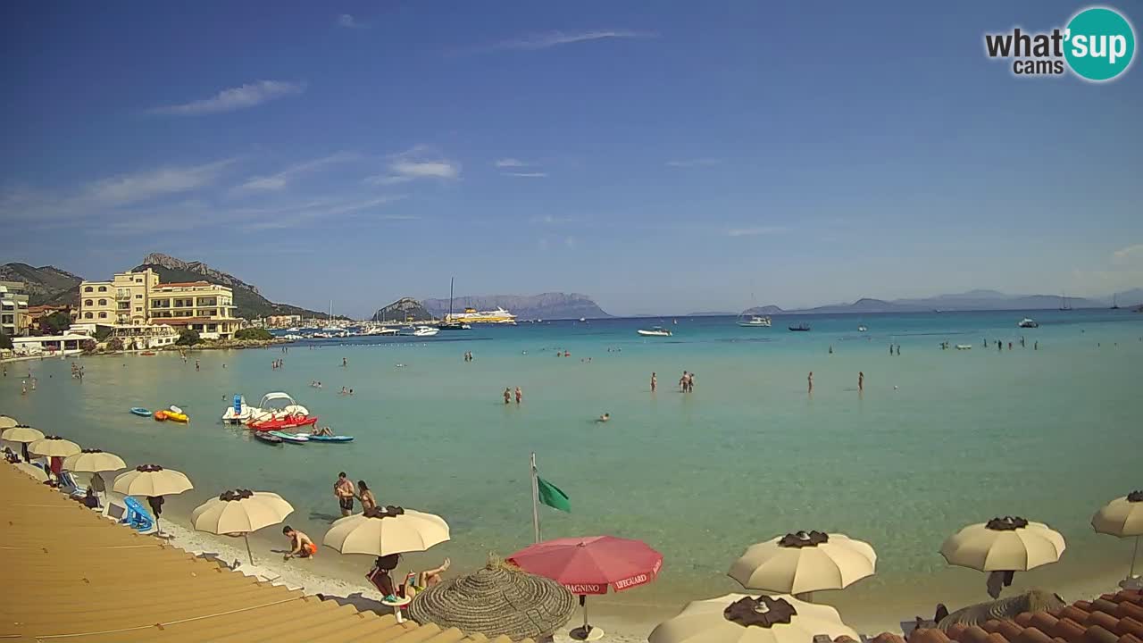 Spletna kamera Terza Spiaggia Golfo Aranci – Pogled na plažo v živo