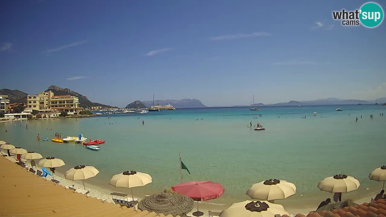 Spletna kamera Terza Spiaggia Golfo Aranci – Pogled na plažo v živo