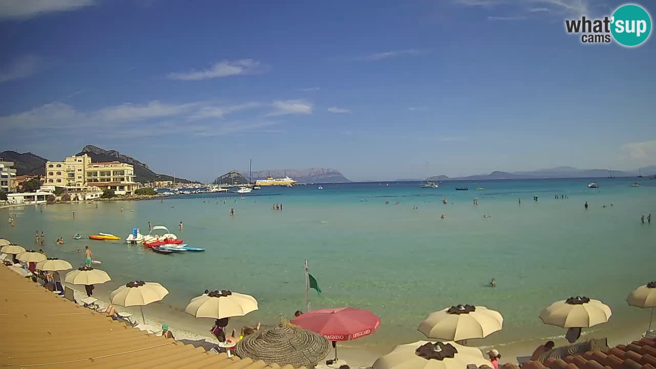 Spletna kamera Terza Spiaggia Golfo Aranci – Pogled na plažo v živo