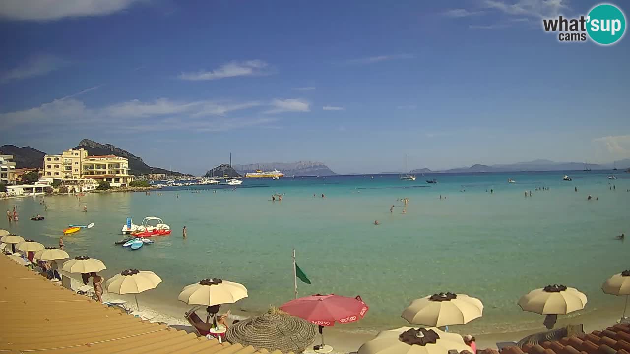 Spletna kamera Terza Spiaggia Golfo Aranci – Pogled na plažo v živo