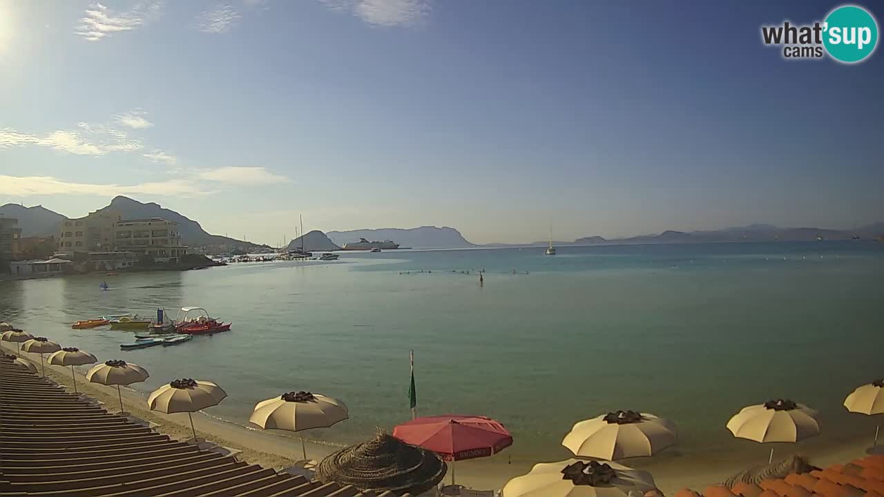 Spletna kamera Terza Spiaggia Golfo Aranci – Pogled na plažo v živo