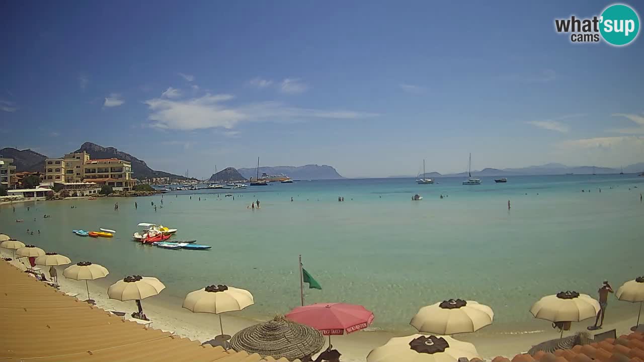 Spletna kamera Terza Spiaggia Golfo Aranci – Pogled na plažo v živo