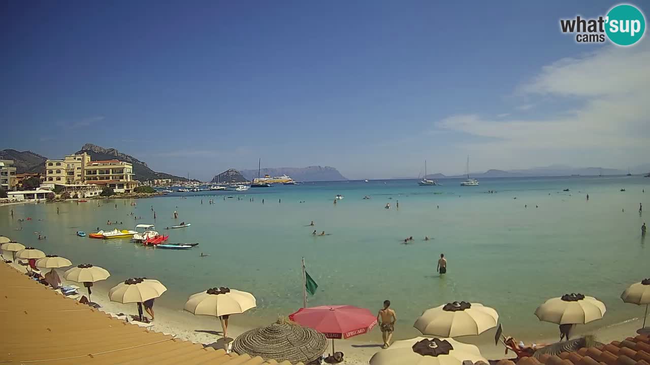 Spletna kamera Terza Spiaggia Golfo Aranci – Pogled na plažo v živo