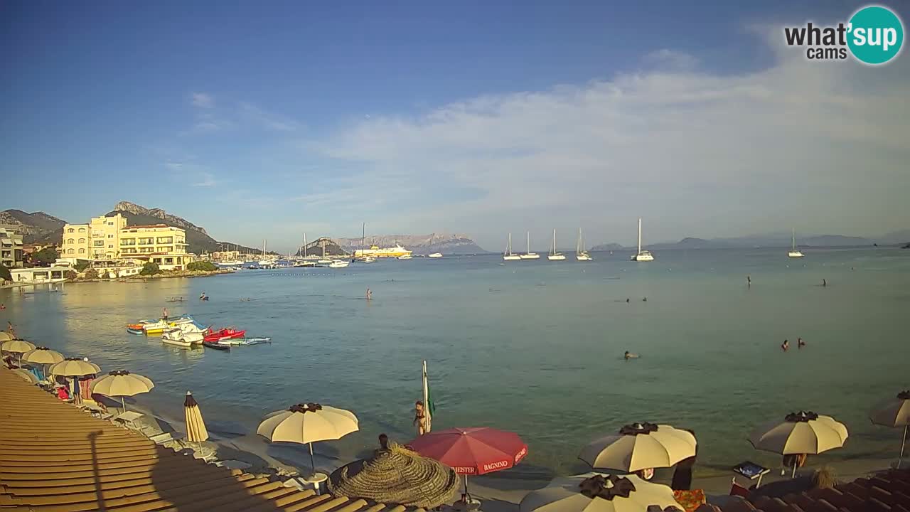 Spletna kamera Terza Spiaggia Golfo Aranci – Pogled na plažo v živo
