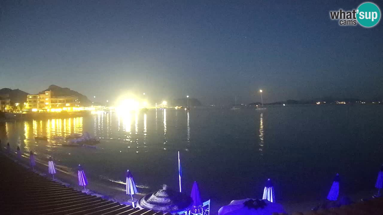 Spletna kamera Terza Spiaggia Golfo Aranci – Pogled na plažo v živo