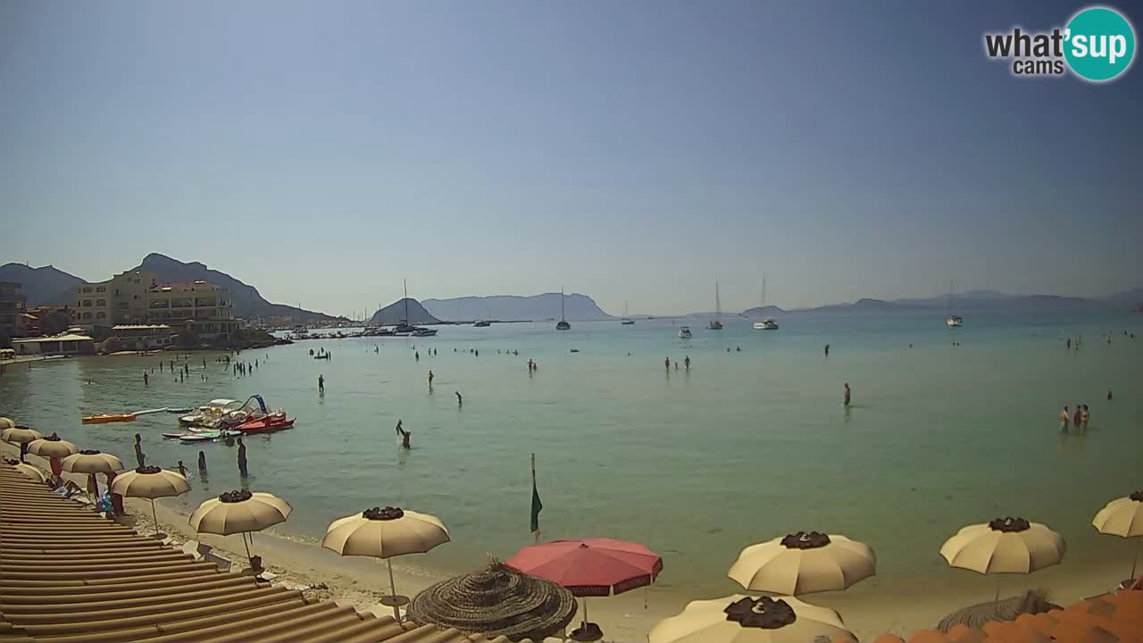 Spletna kamera Terza Spiaggia Golfo Aranci – Pogled na plažo v živo