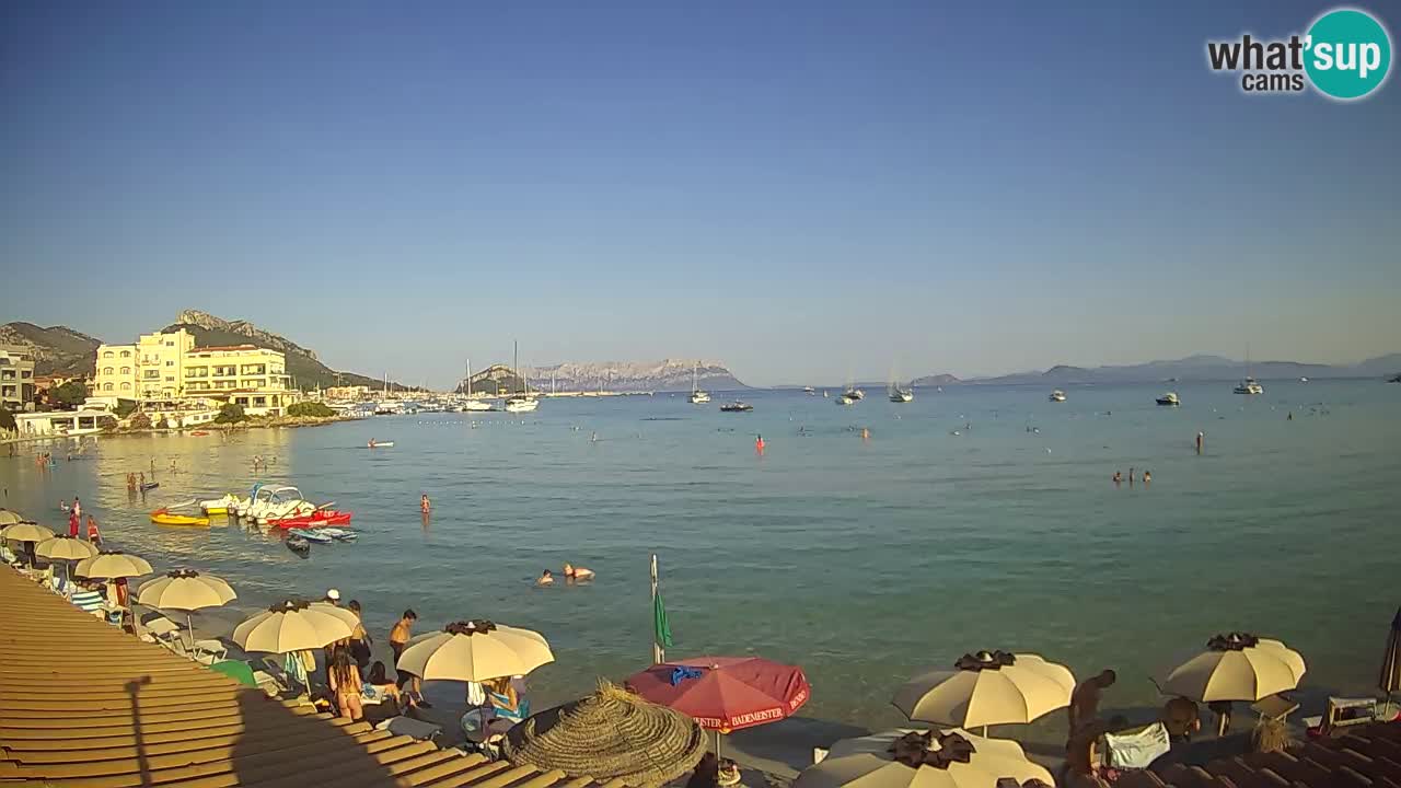 Spletna kamera Terza Spiaggia Golfo Aranci – Pogled na plažo v živo