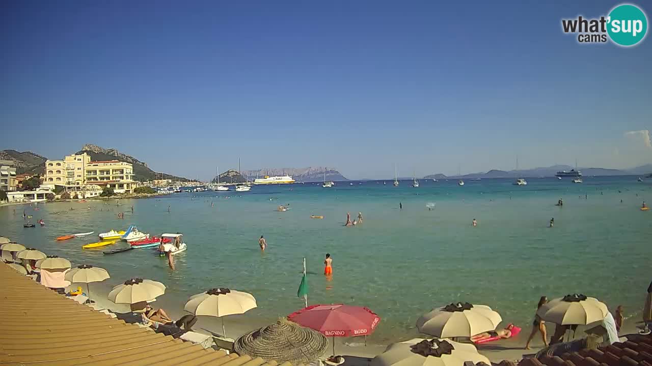 Spletna kamera Terza Spiaggia Golfo Aranci – Pogled na plažo v živo
