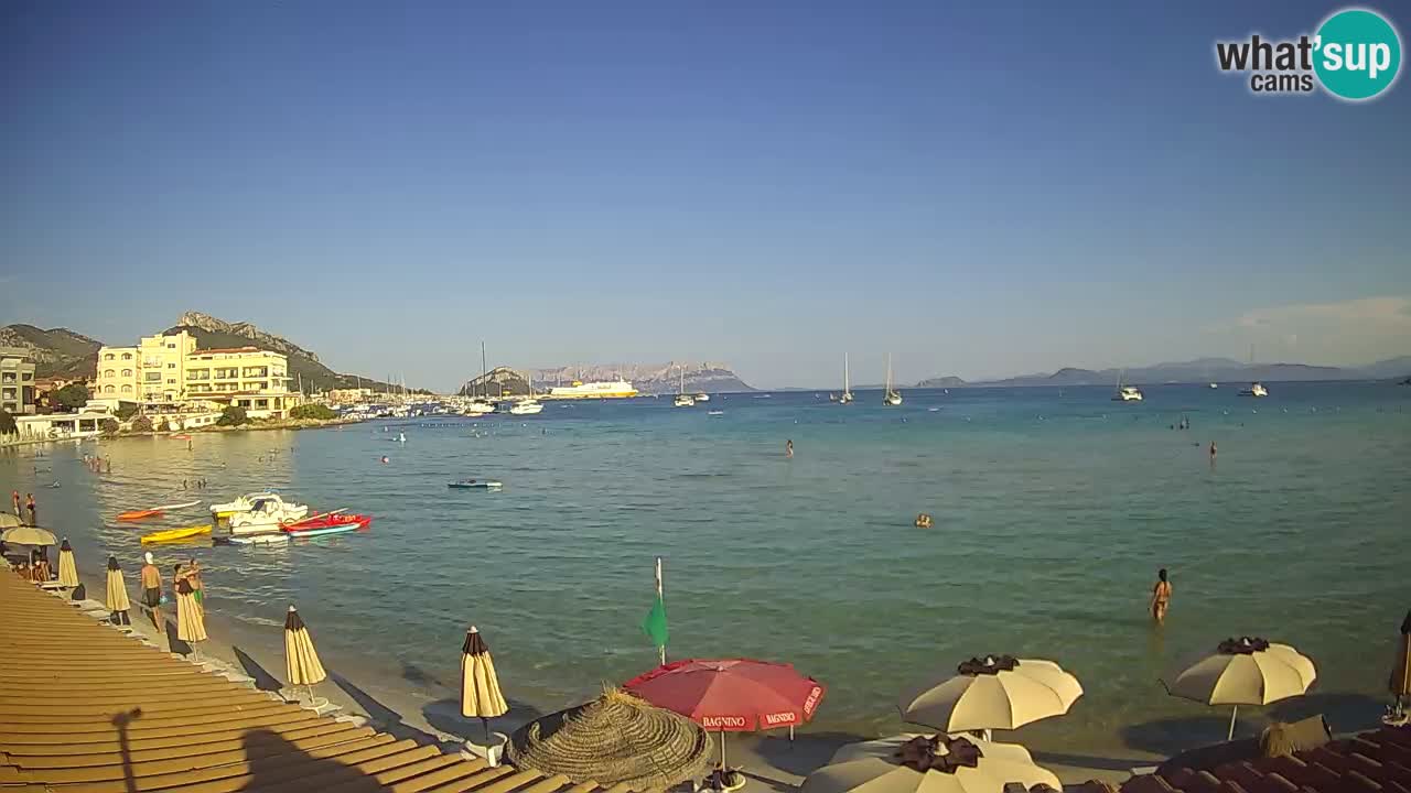 Spletna kamera Terza Spiaggia Golfo Aranci – Pogled na plažo v živo