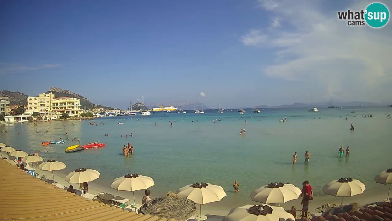 Spletna kamera Terza Spiaggia Golfo Aranci – Pogled na plažo v živo