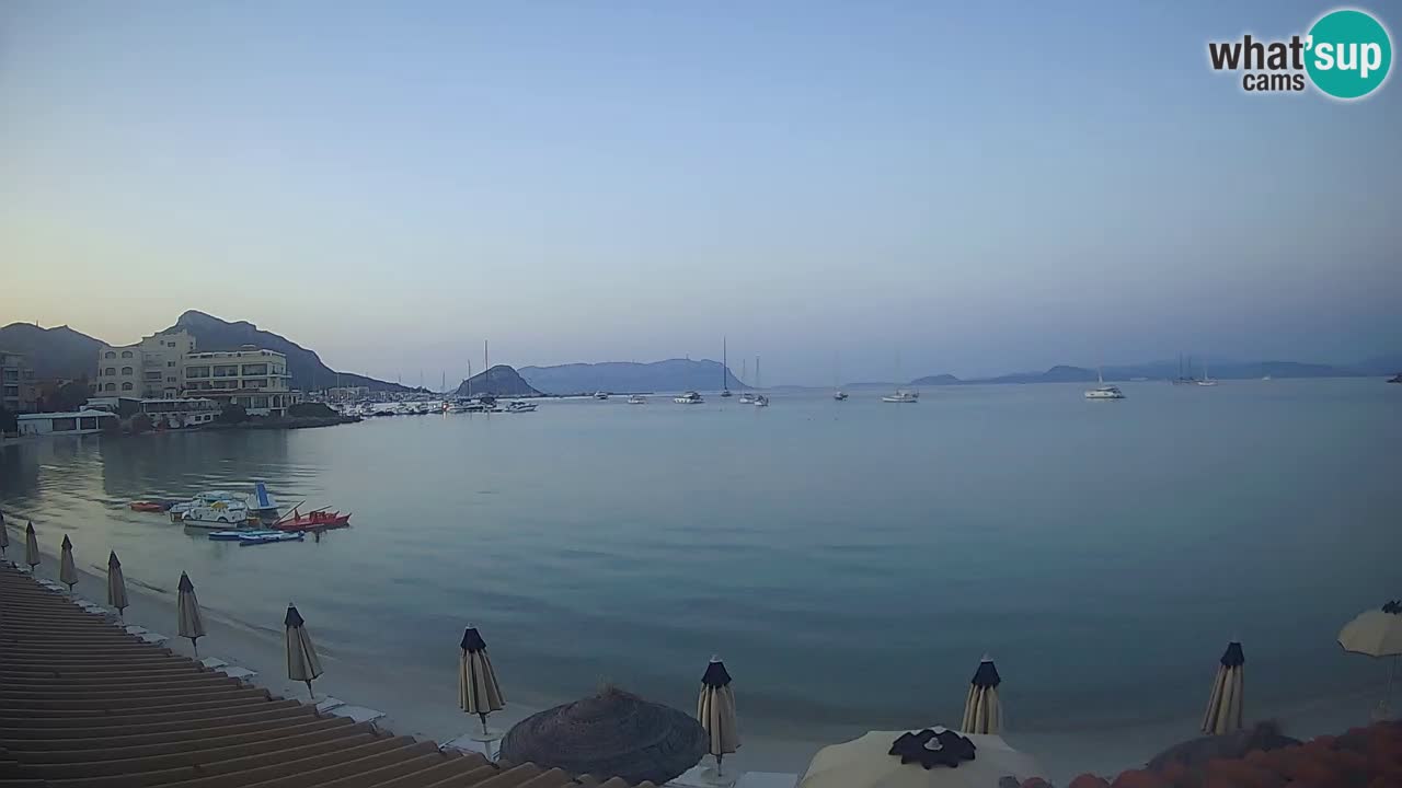 Spletna kamera Terza Spiaggia Golfo Aranci – Pogled na plažo v živo